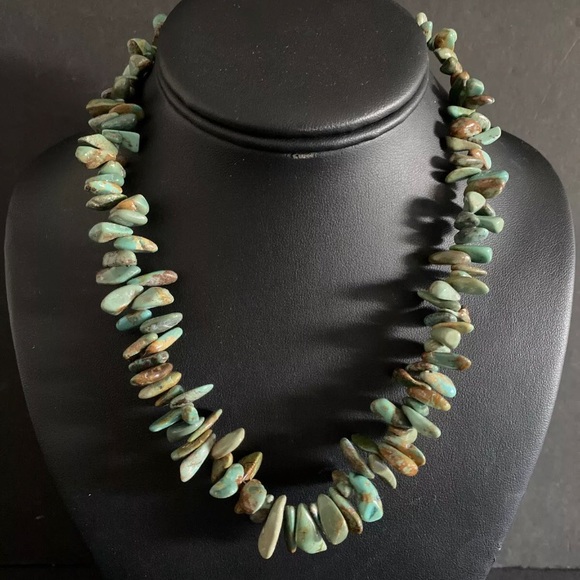Sterling Silver Green Turquoise Bead Necklace. - Picture 1 of 12